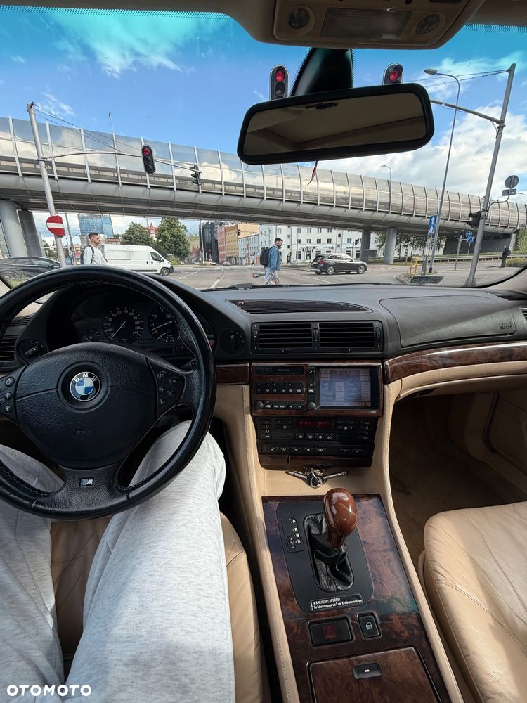 BMW Seria 7 740i - 17