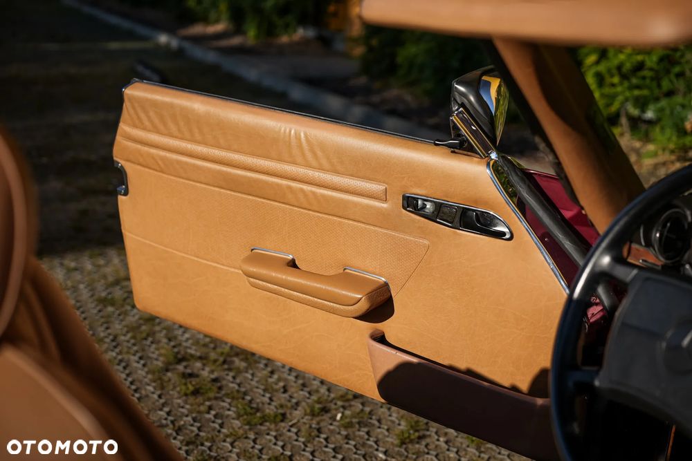 Mercedes-Benz SL - 32