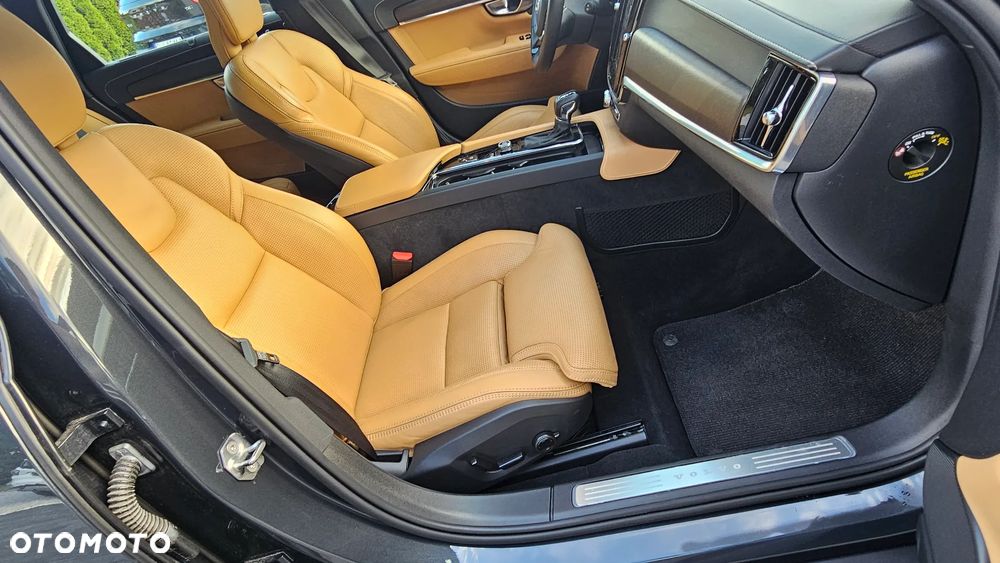 Volvo V90 Cross Country - 21