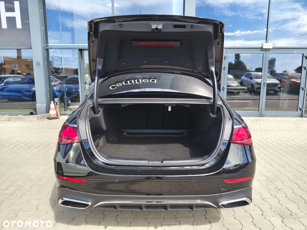 Mercedes-Benz Klasa E 220 d mHEV 4-Matic AMG 9G-Tronic - 12