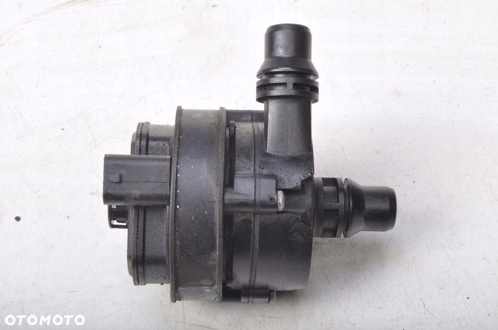 BMW F36 2.0 420i POMPA WODY 9147359 - 1
