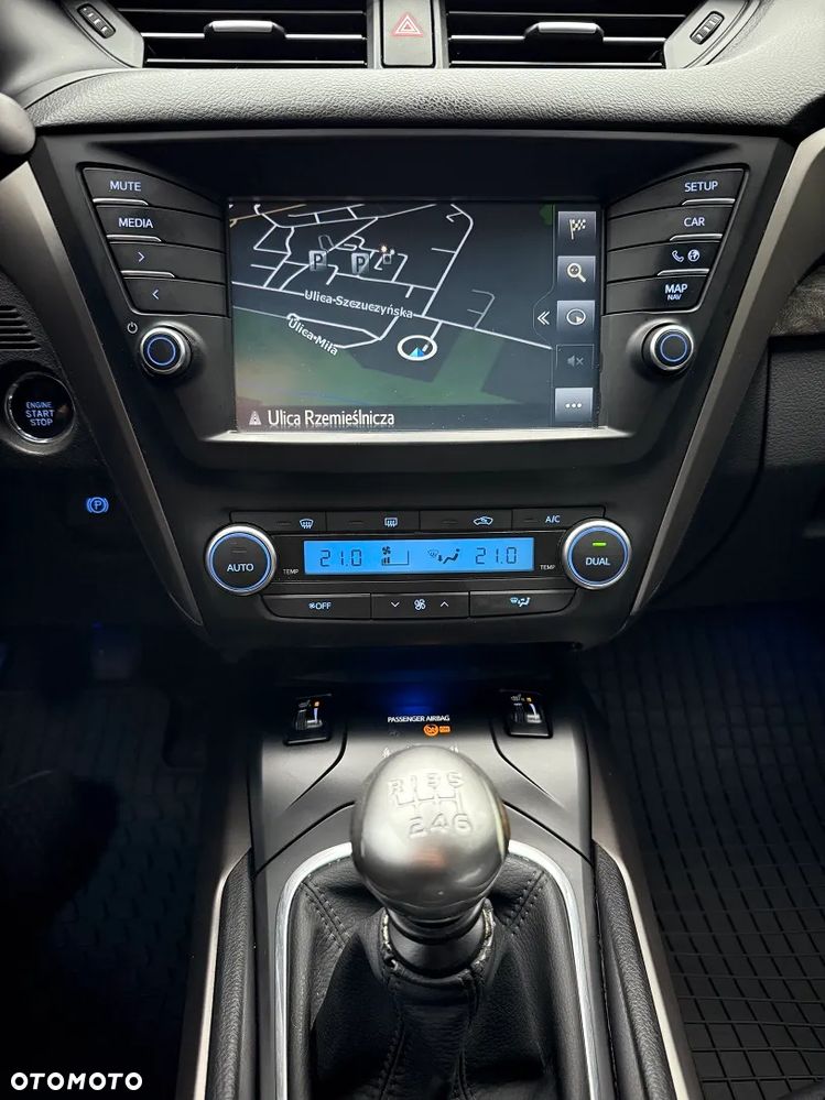 Toyota Avensis 2.0 D-4D Active Business - 16