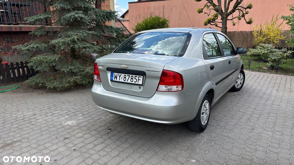 Chevrolet Aveo - 8