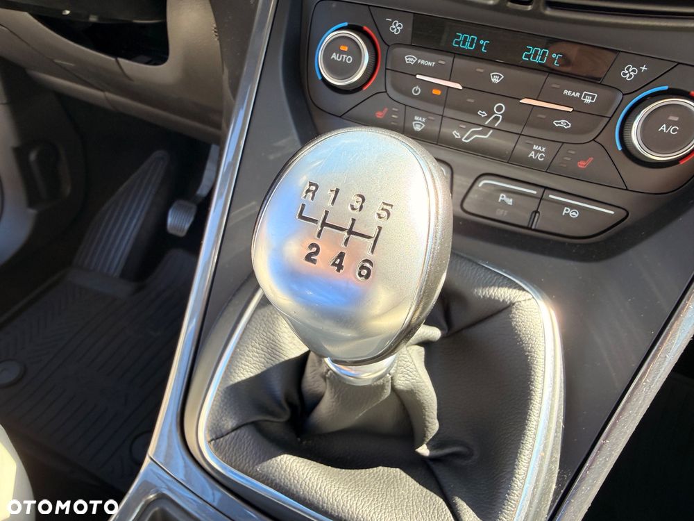 Ford Kuga Vignale 1.5 EcoBoost FWD ASS - 19