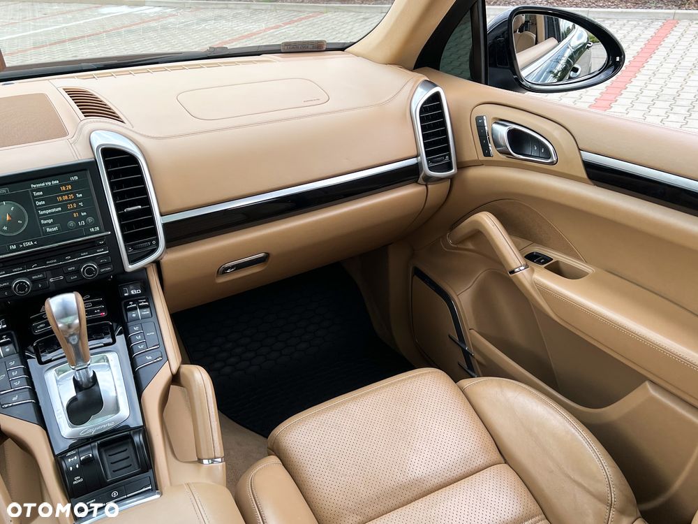 Porsche Cayenne Diesel Platinum Edition - 35