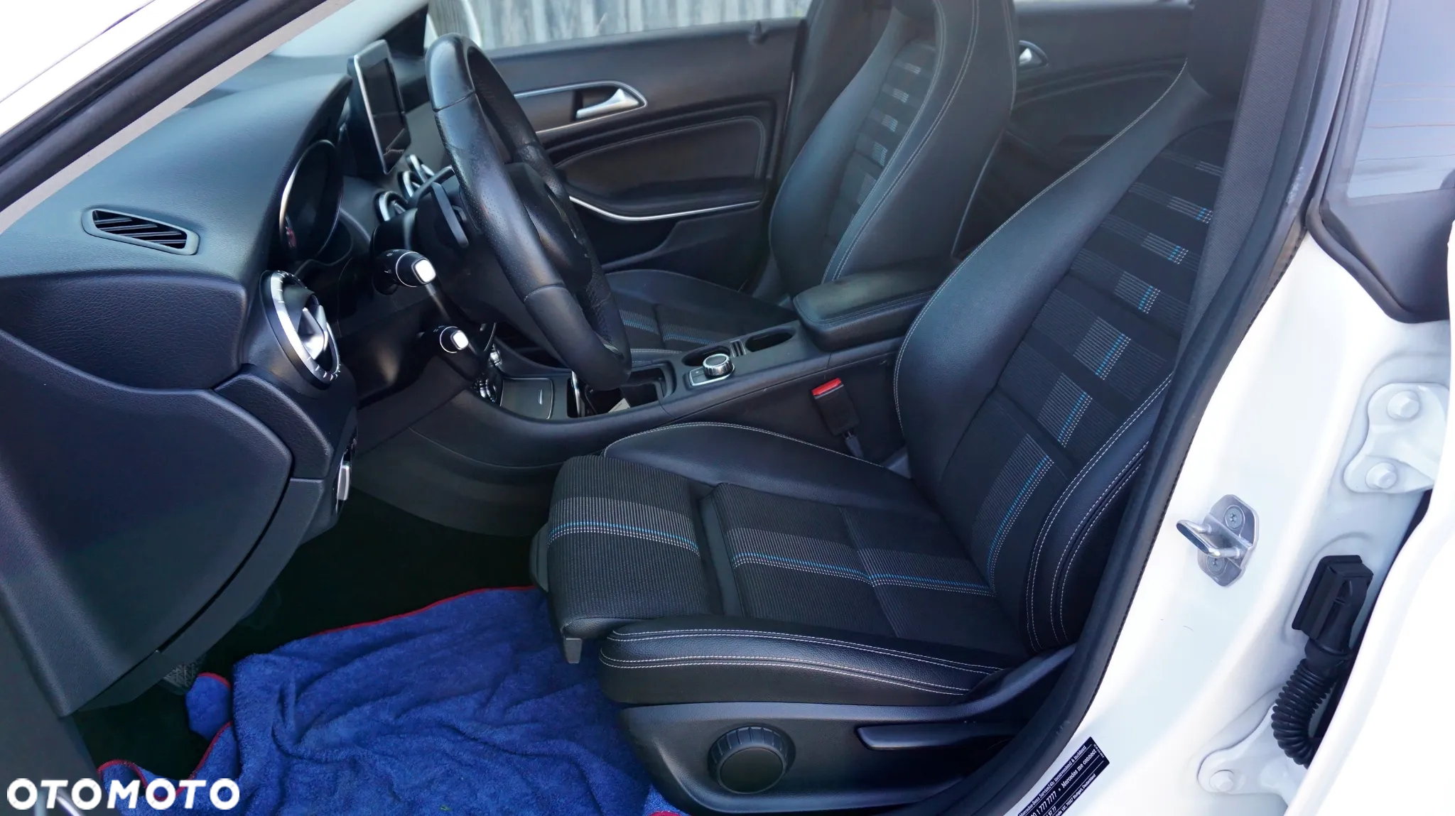 Mercedes-Benz CLA 180 d 7G-DCT - 19
