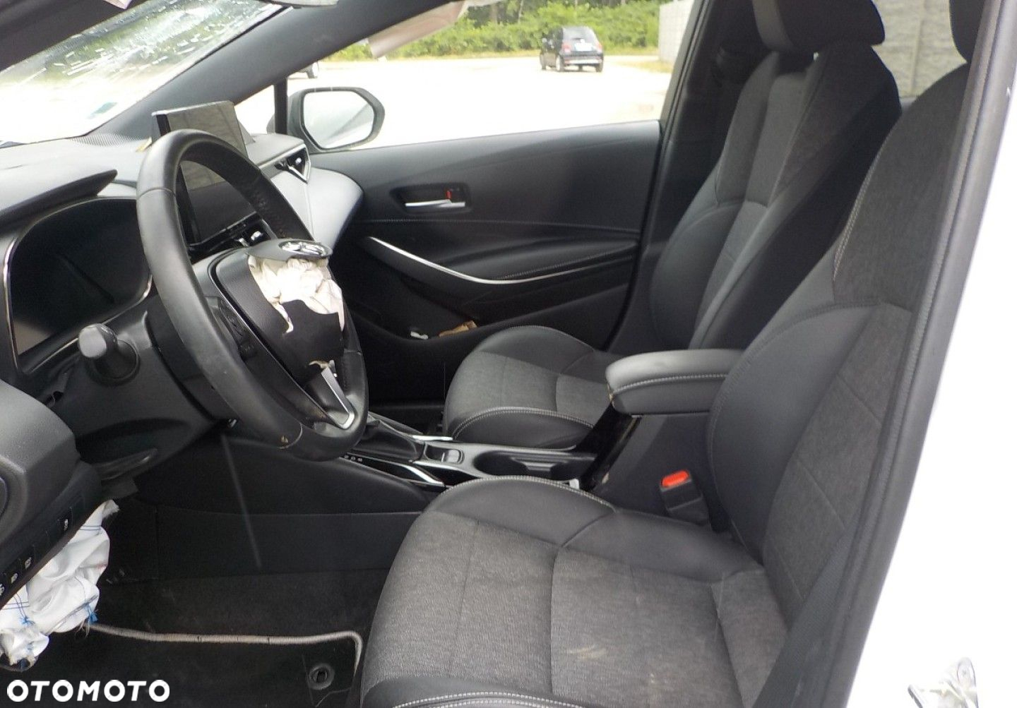 Toyota Corolla - 23