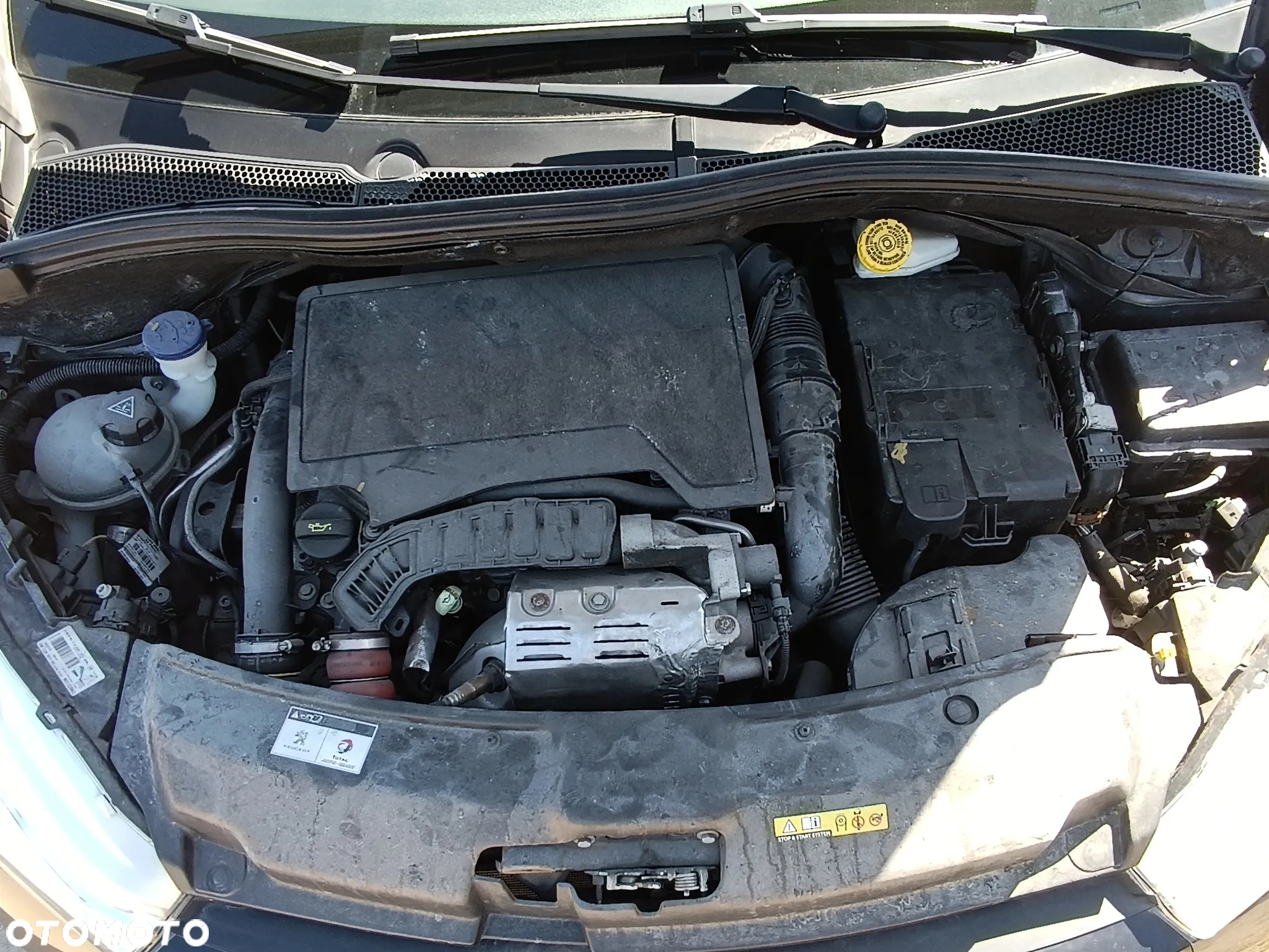Peugeot 208 - 28