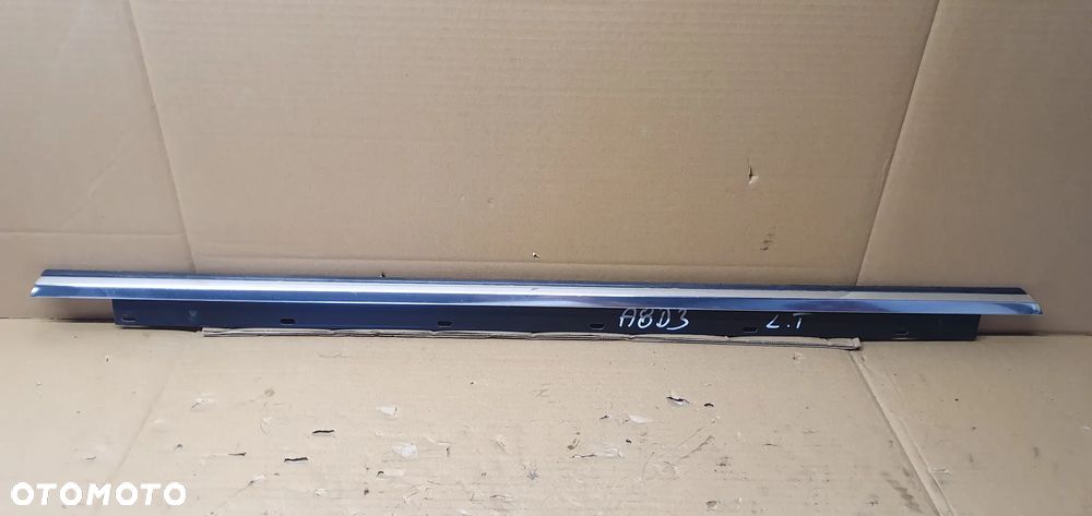 Listwa zgarniająca chrom drzwi lewy tył Audi A8 D3 4E0853763D - 1