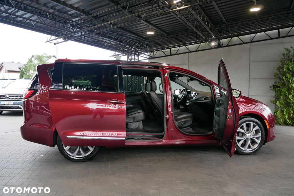 Chrysler Pacifica - 7