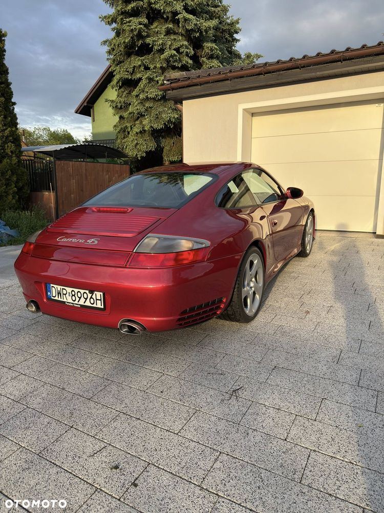 Porsche 911 Carrera 4S - 10