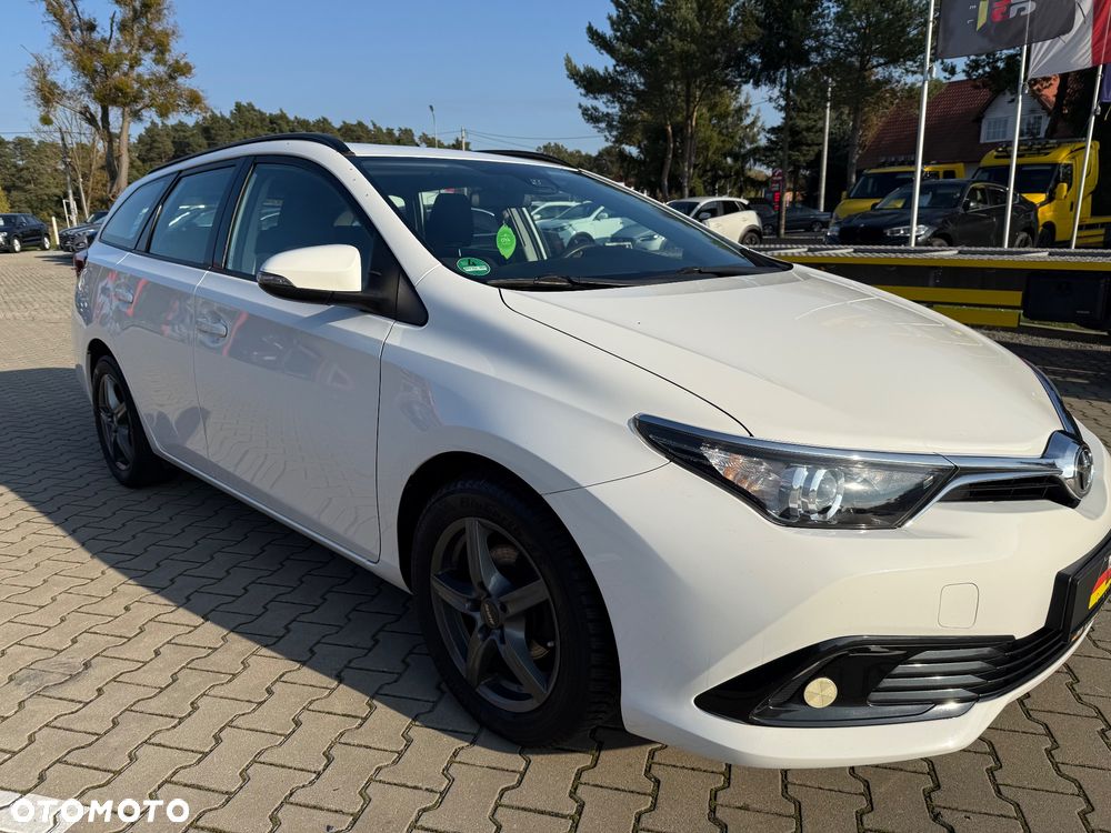 Toyota Auris 1.33 Dual-VVT-i Cool - 11
