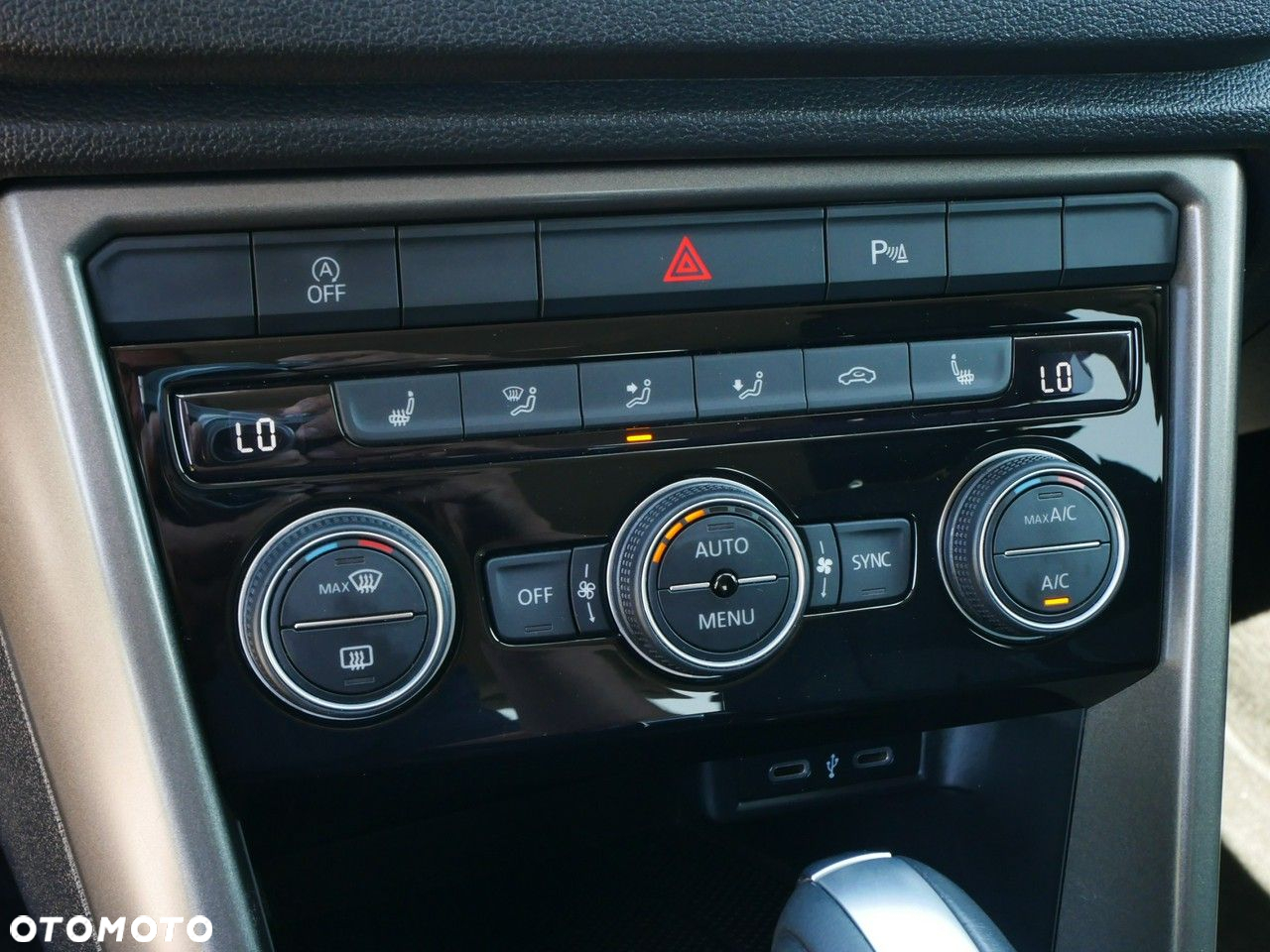 Volkswagen T-Roc - 18