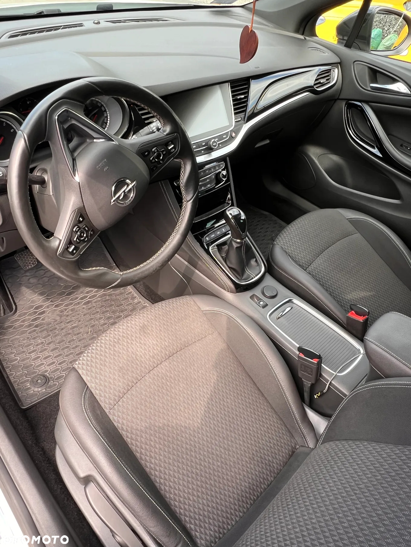 Opel Astra 1.6 Turbo Start/Stop Sports Tourer Innovation - 20
