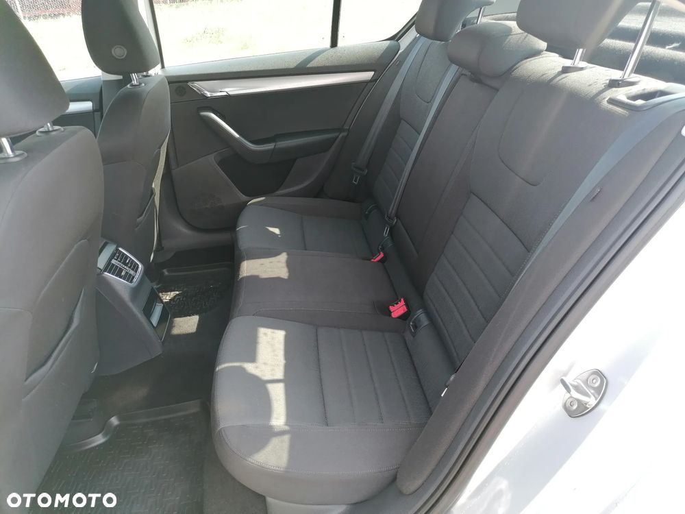 Skoda Octavia 1.8 TSI Style DSG - 17