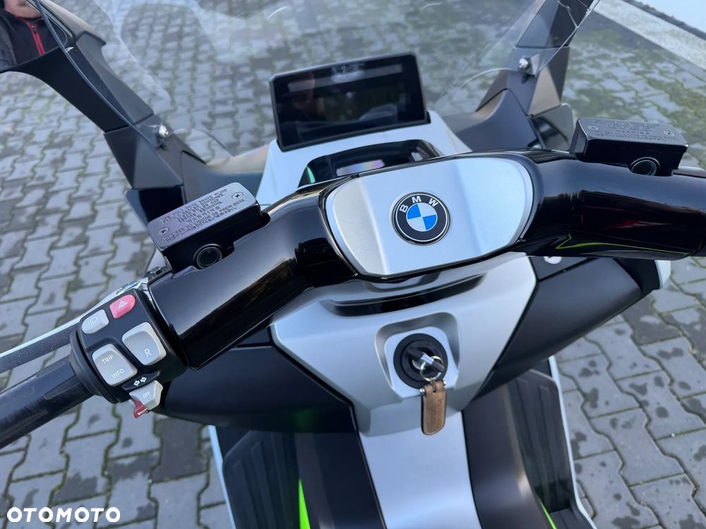 BMW CE 04 - 26