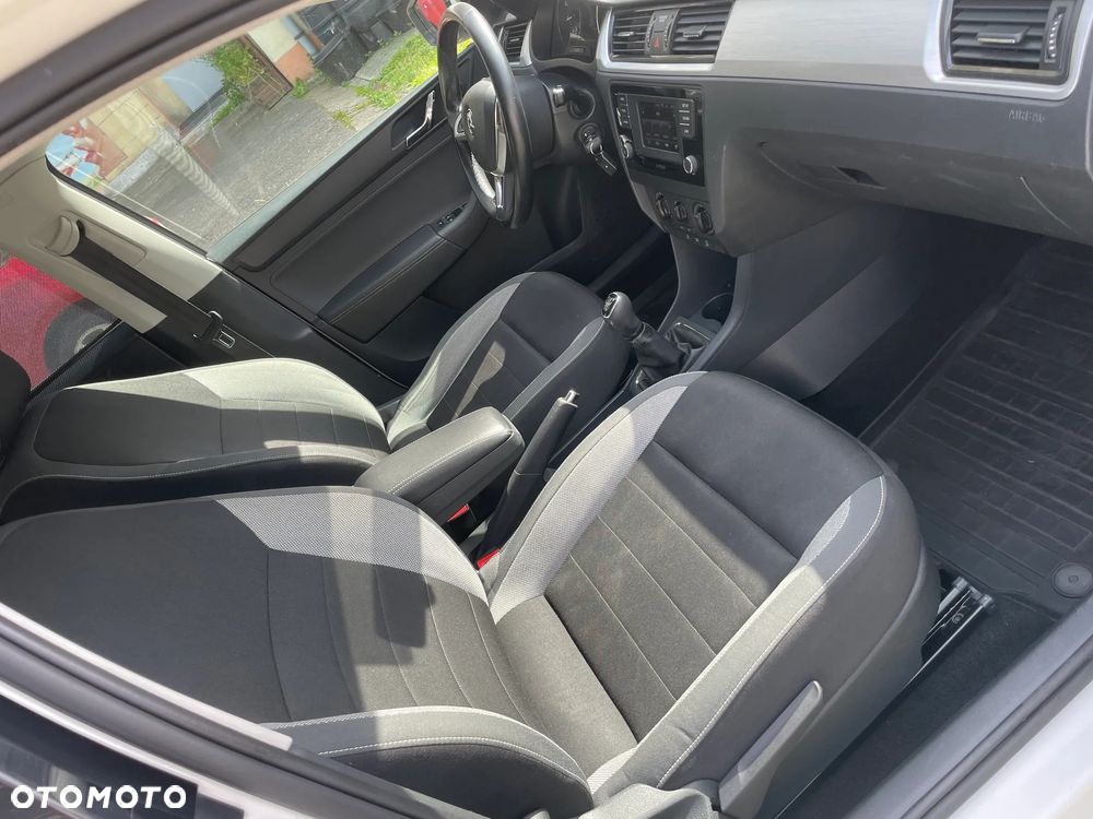 Skoda RAPID 1.2 TSI Ambition - 8