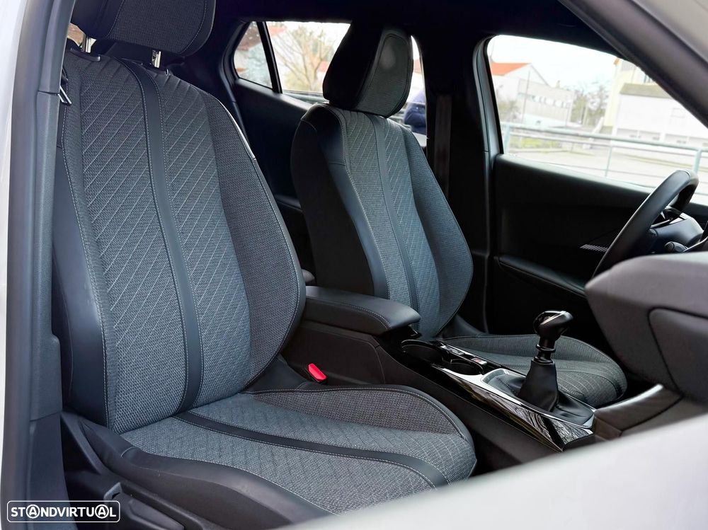 Peugeot 2008 1.2 PureTech Allure - 25