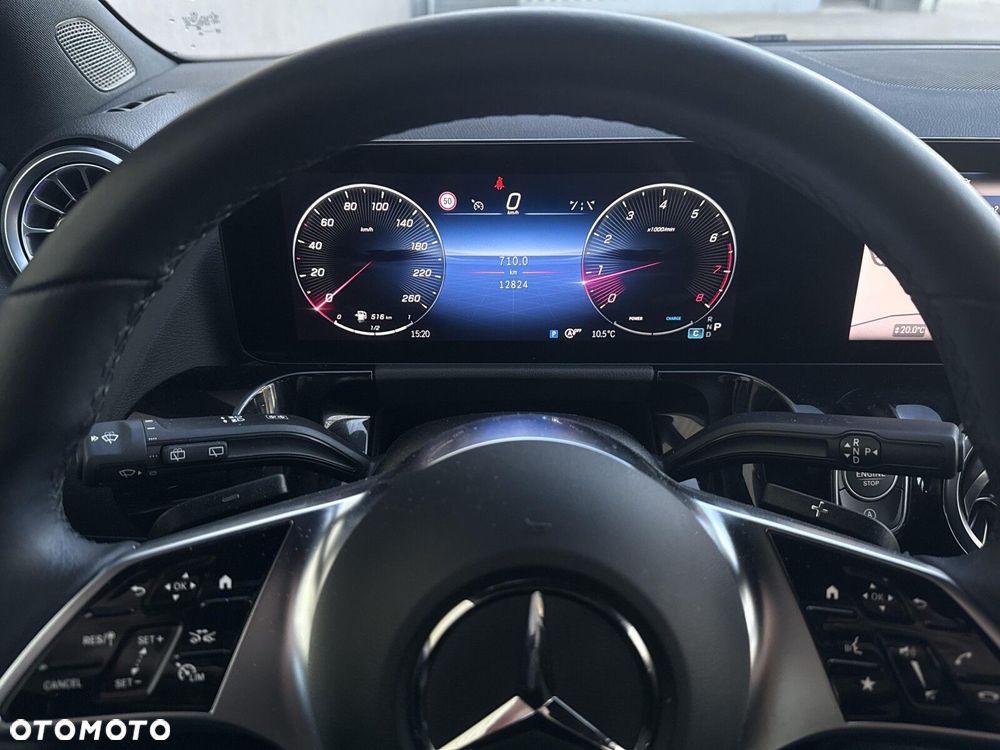 Mercedes-Benz GLA - 12