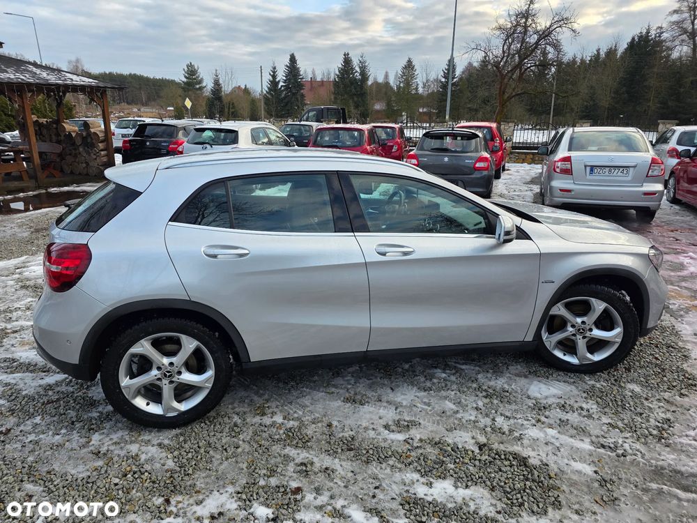 Mercedes-Benz GLA 220 4-Matic Style - 9
