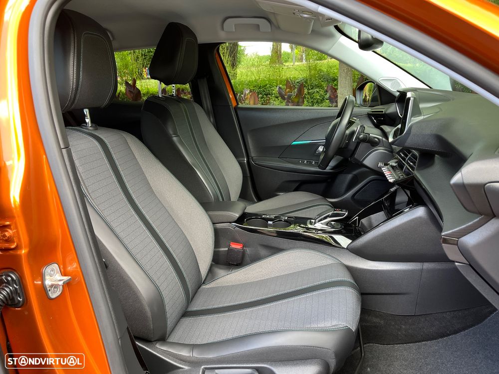 Peugeot 2008 PureTech 130 EAT8 Allure Pack - 24