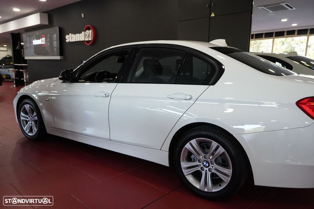 BMW 320 d Sport Line - 16
