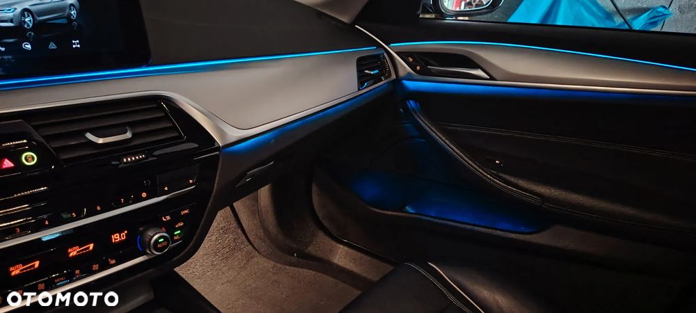 BMW Seria 5 530e Luxury Line sport - 24