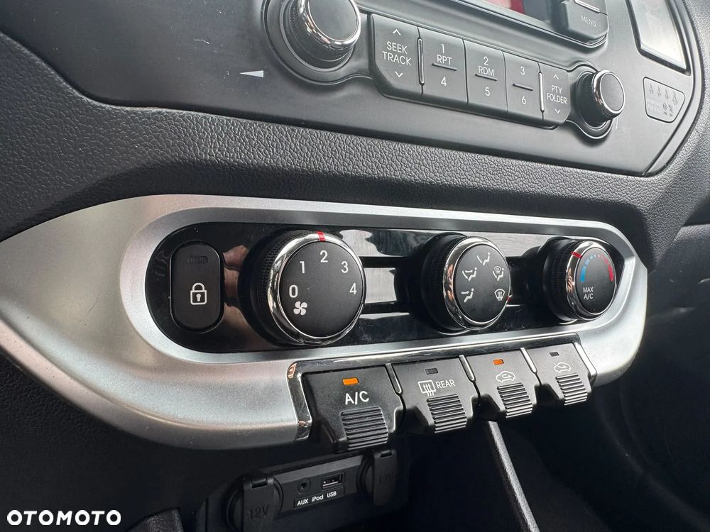 Kia Rio - 29
