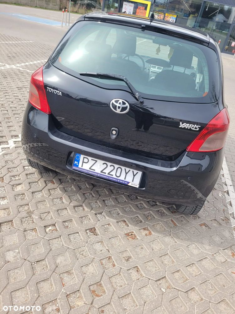 Toyota Yaris 1.3 Sol - 11