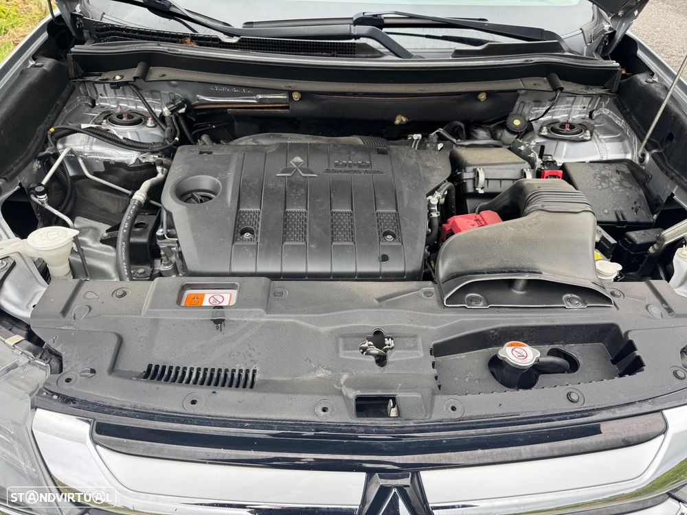 Mitsubishi Outlander 2.2 DI-D Instyle Navi - 13