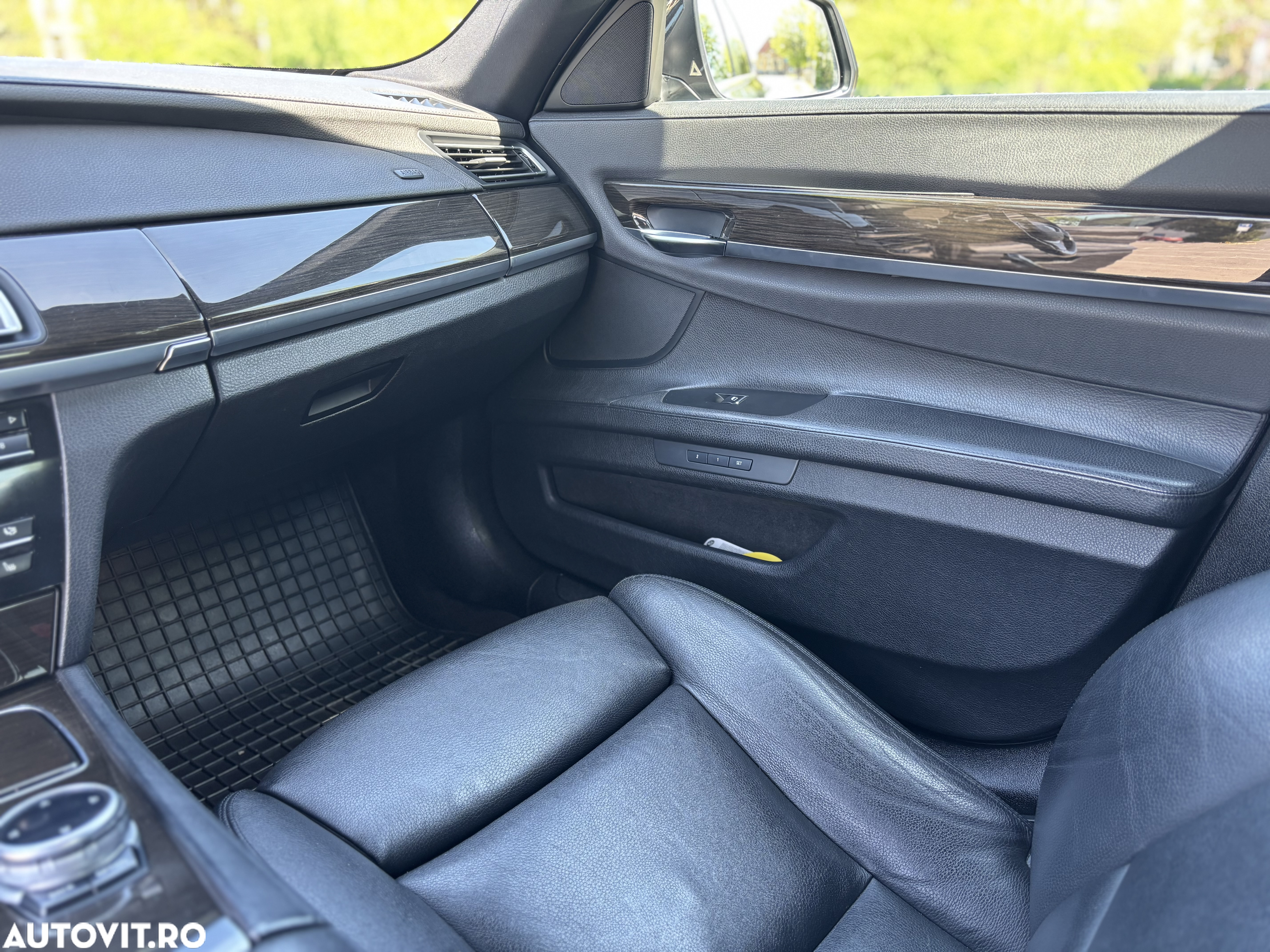 BMW Seria 7 730d xDrive - 14