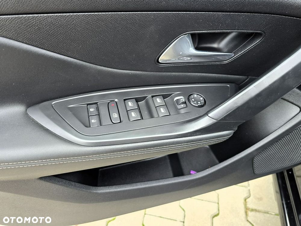 Peugeot 308 1.5 BlueHDi Allure S&S EAT8 - 20