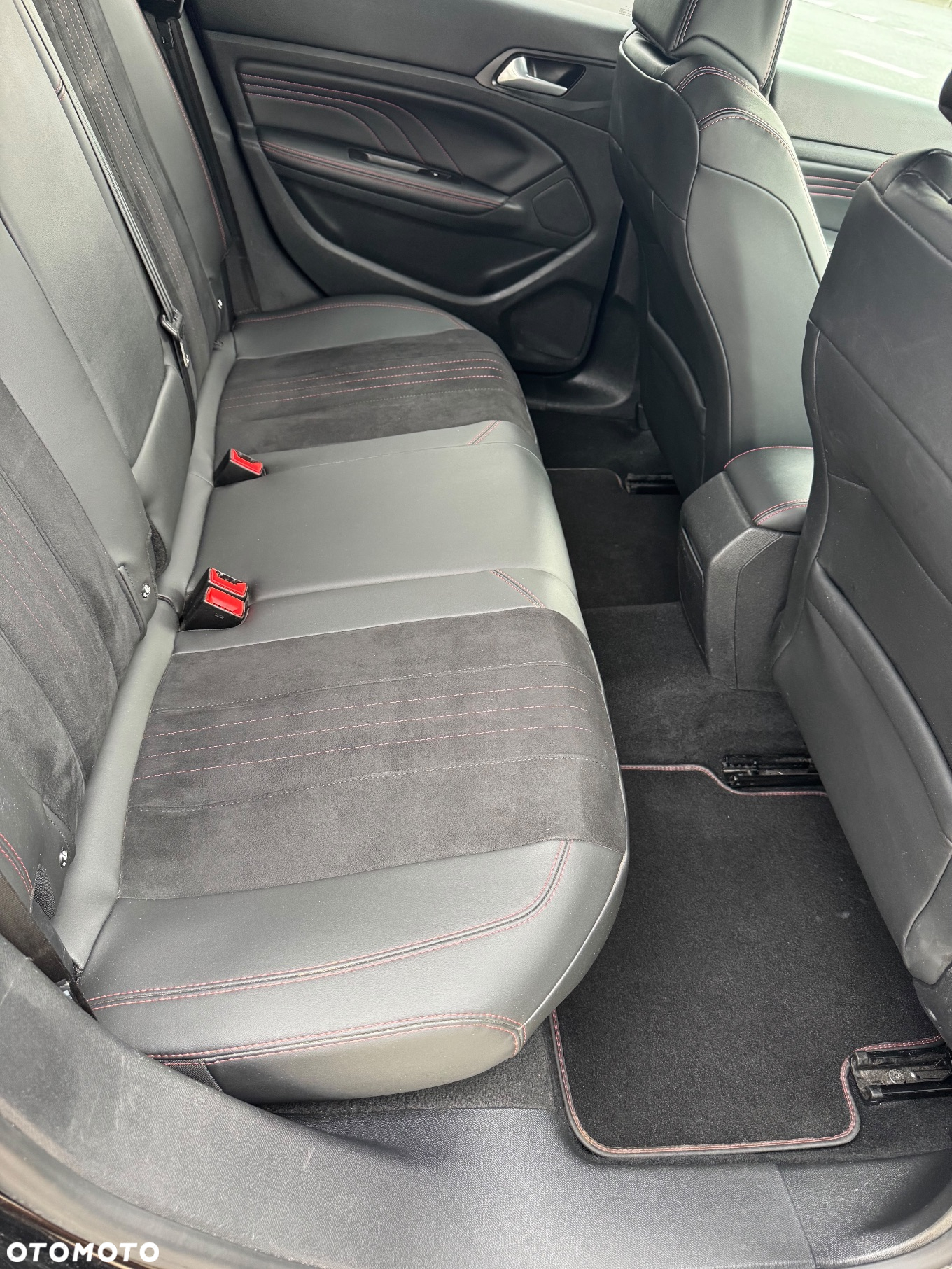 Peugeot 308 SW BlueHDi 130 EAT8 Stop & Start GT - 11