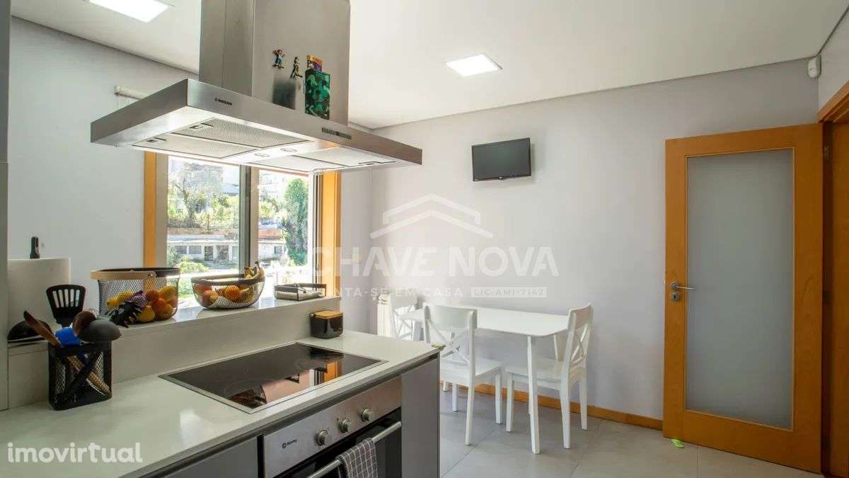 T3 c/ Terraço e Lugar de Garagem em Oliveira do Douro - Grande imagem: 5/39