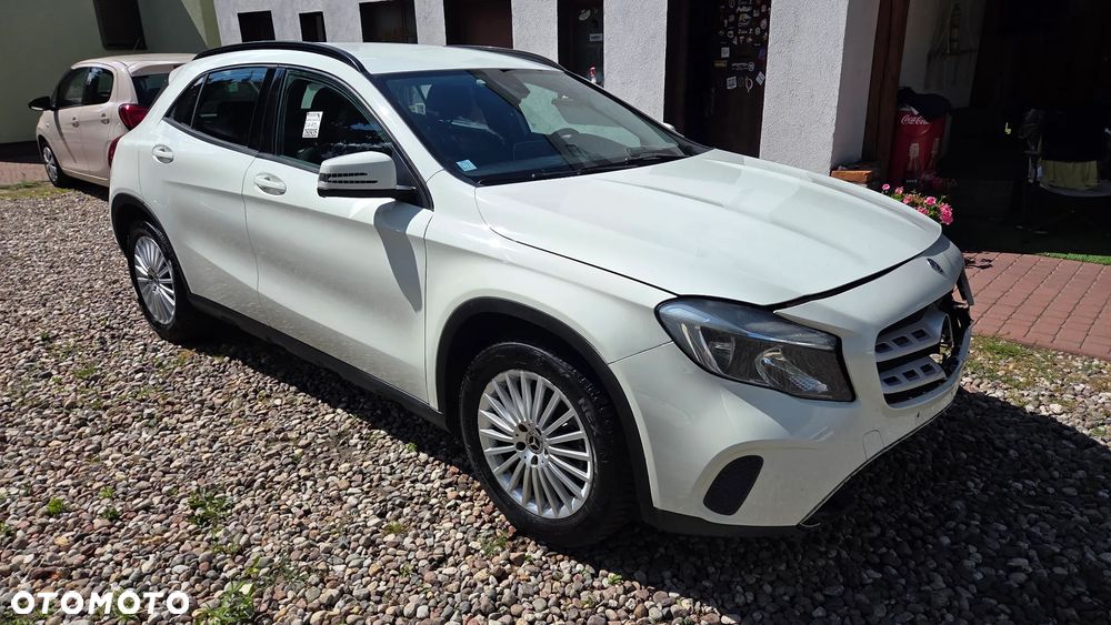 Mercedes-Benz GLA 180 Style - 7