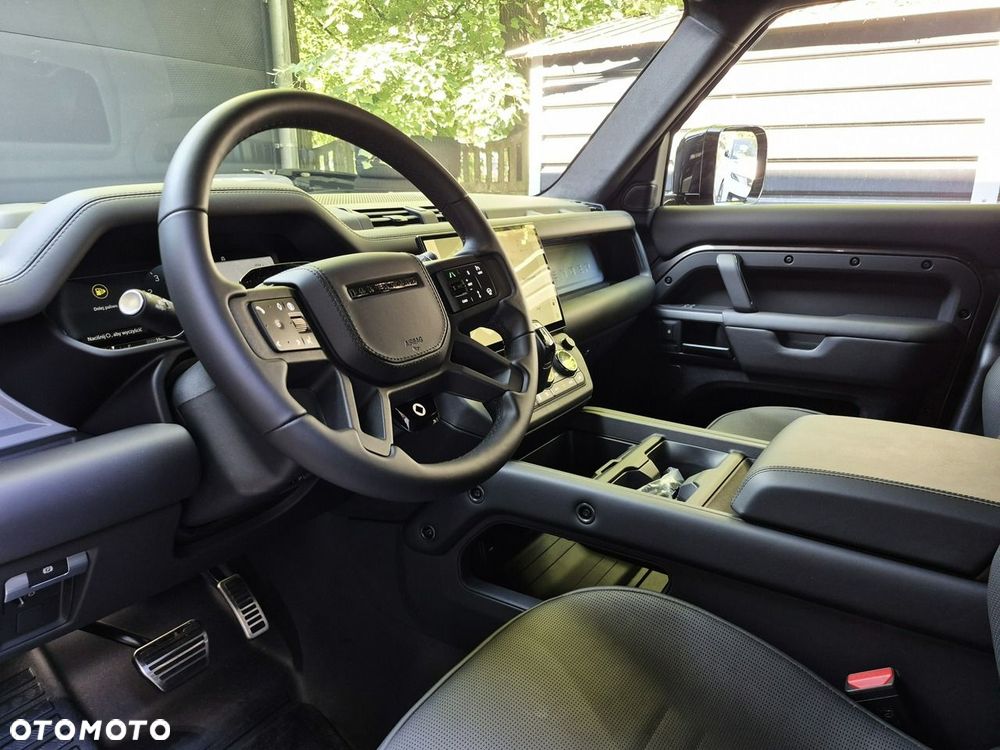 Land Rover Defender 110 P635 OCTA - 21