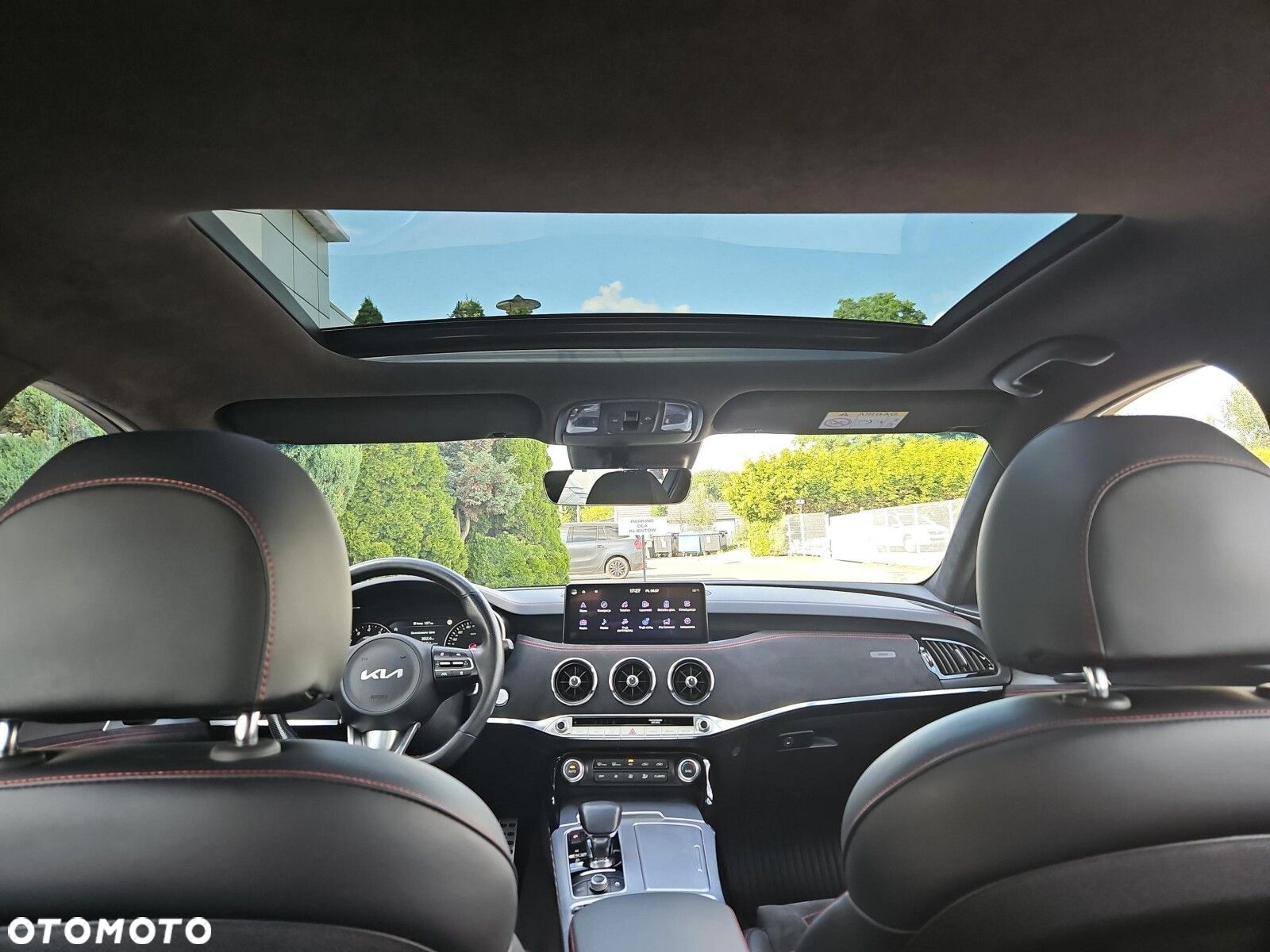 Kia Stinger - 22