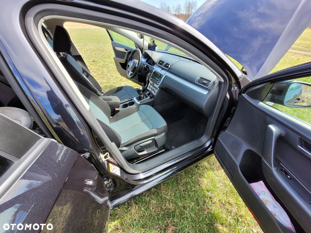 Volkswagen Passat 1.6 TDI BlueMotion - 21