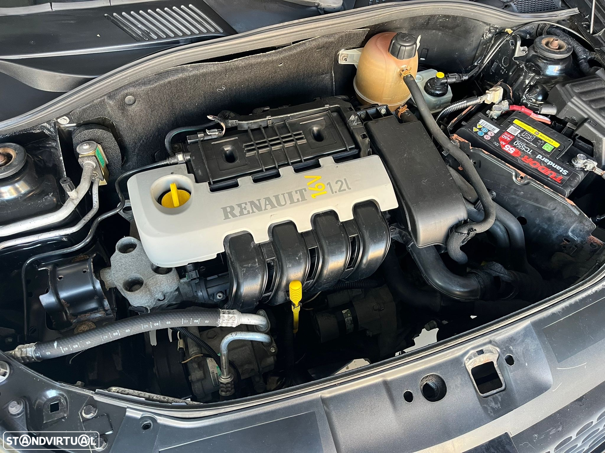 Renault Clio 1.2 16V Billabong QuickS - 24