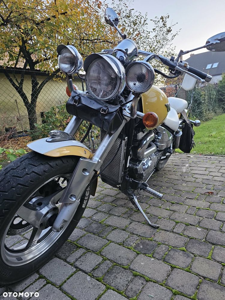 Suzuki Marauder - 14