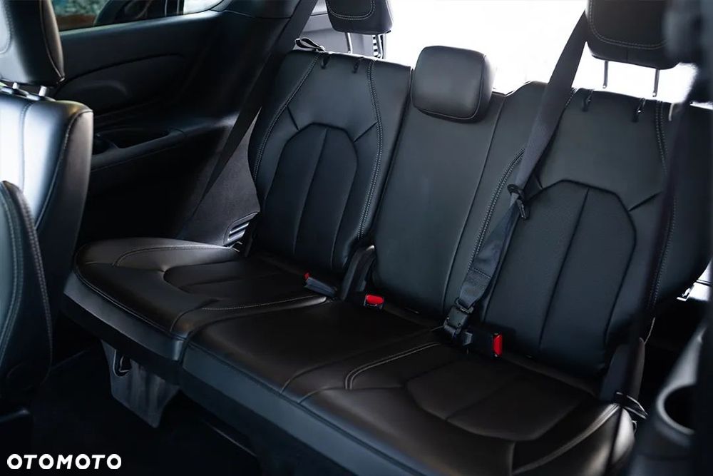 Chrysler Pacifica - 18