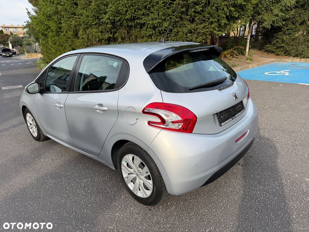 Peugeot 208 - 9