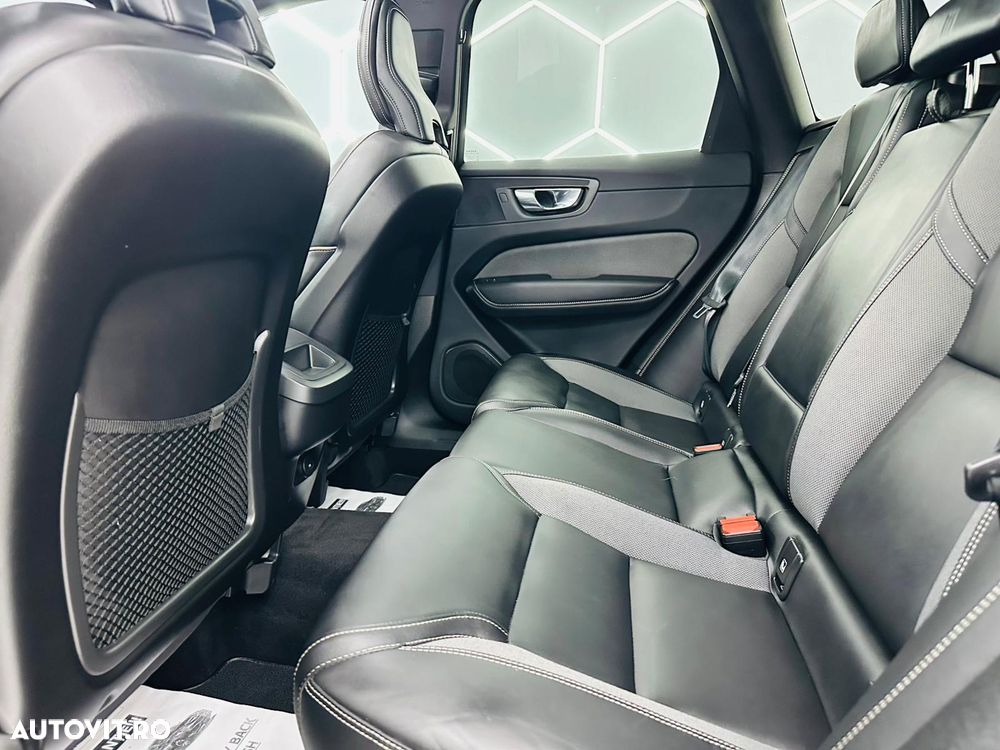 Volvo XC 60 B4 D Ultimate Dark - 18