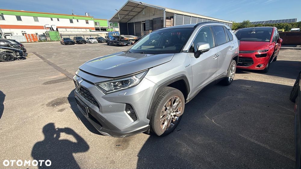 Toyota RAV4 - 1