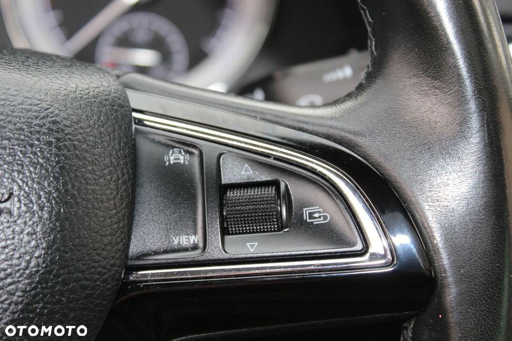 Skoda Superb 2.0 TDI DSG Premium Edition - 26