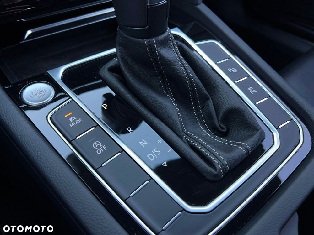 Volkswagen Arteon 2.0 TDI R-Line DSG - 25