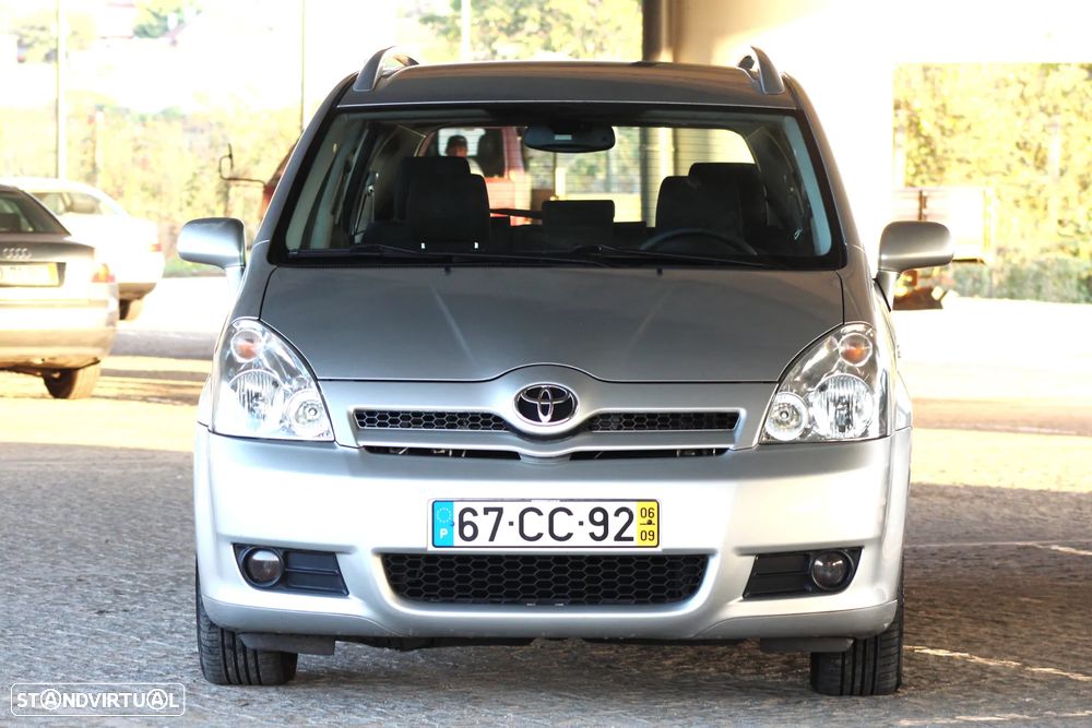 Toyota Corolla Verso 2.2 D-4D Sol - 3