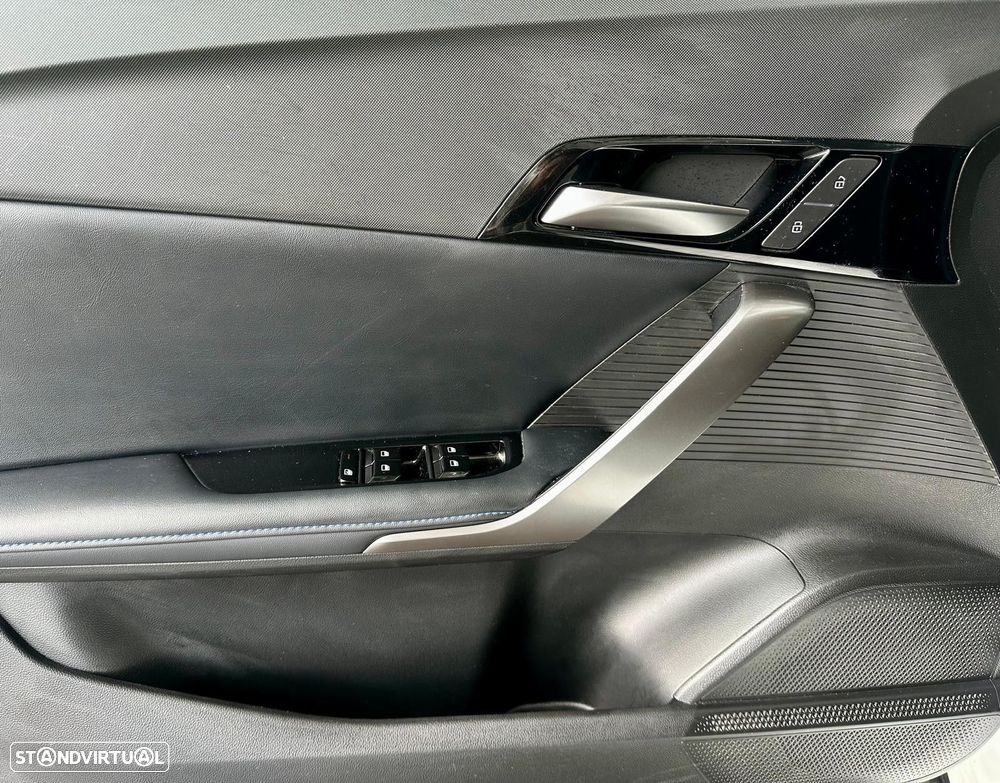 MG MG4 64 kWh Luxury - 5