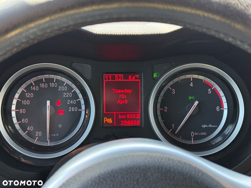 Alfa Romeo 159 2.4 JTDM 20V DPF Distinctive - 9