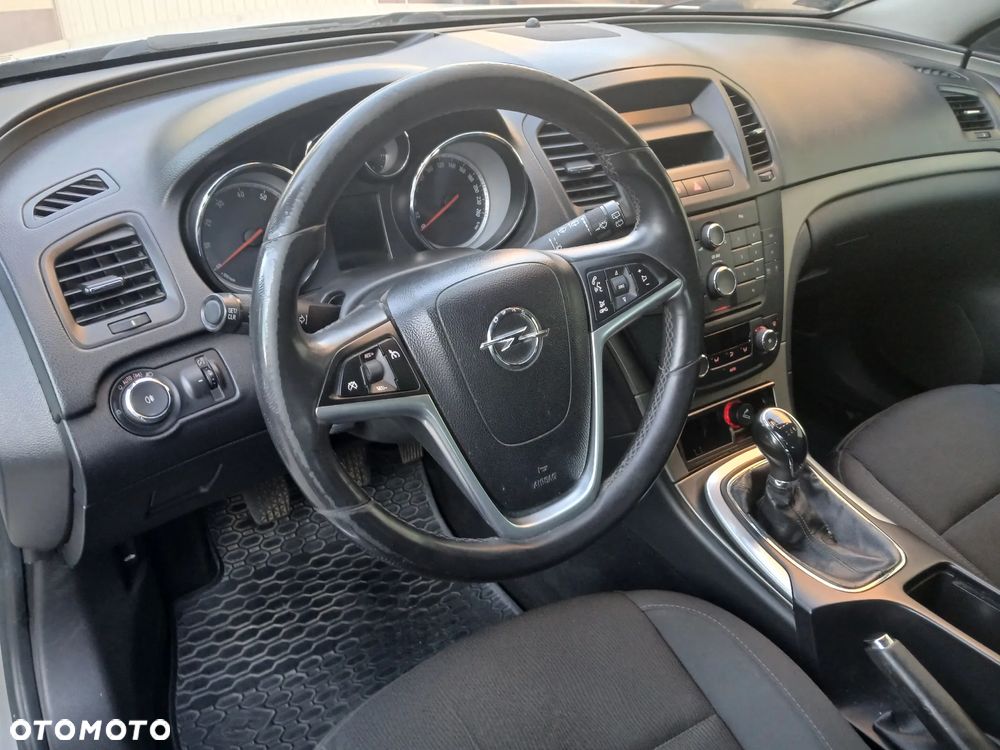 Opel Insignia - 15